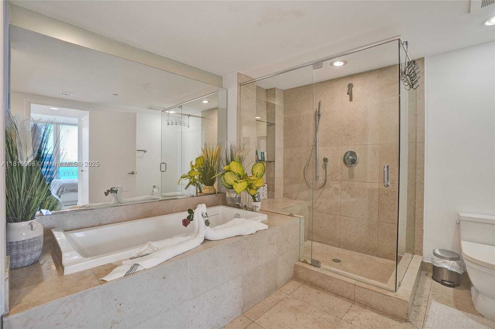 Small Image of 485 BRICKELL AVE #3608, Miami Number 29