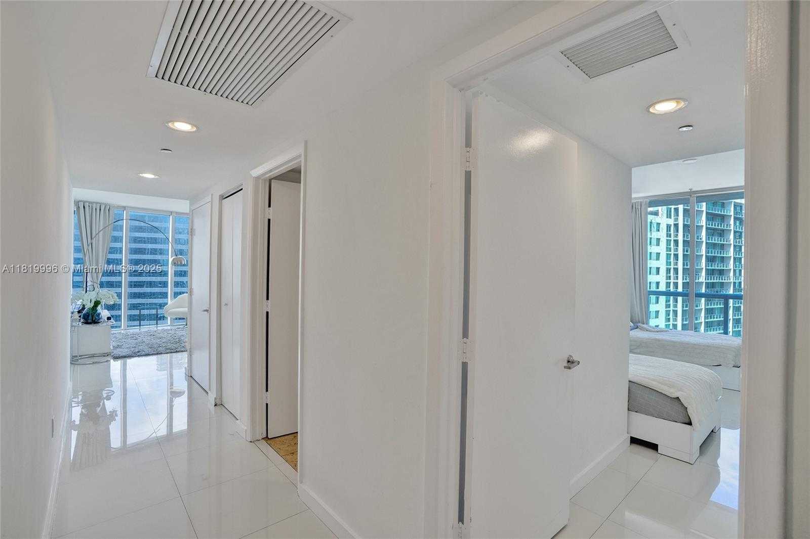Small Image of 485 BRICKELL AVE #3608, Miami Number 30