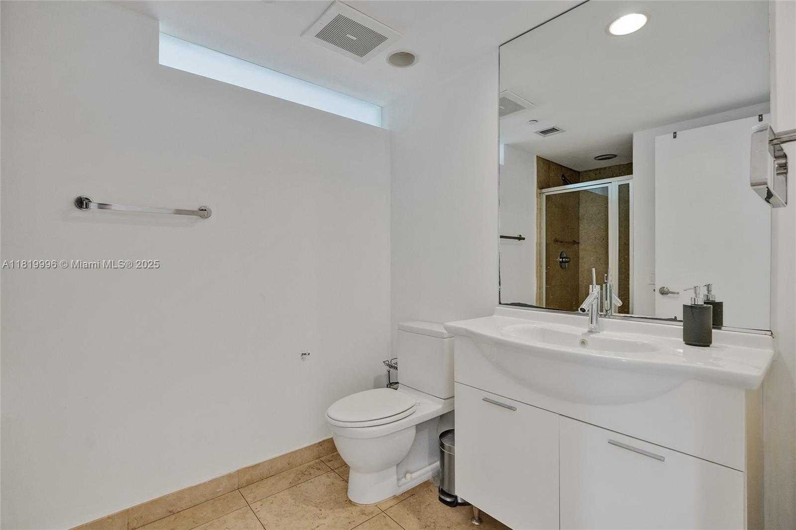 Small Image of 485 BRICKELL AVE #3608, Miami Number 35
