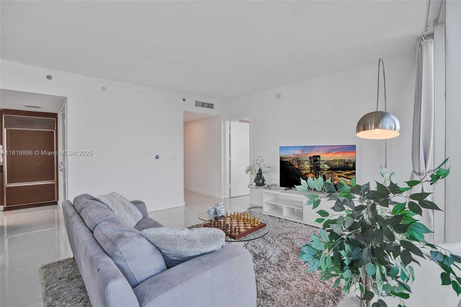 Small Image of 485 BRICKELL AVE #3608, Miami Number 5