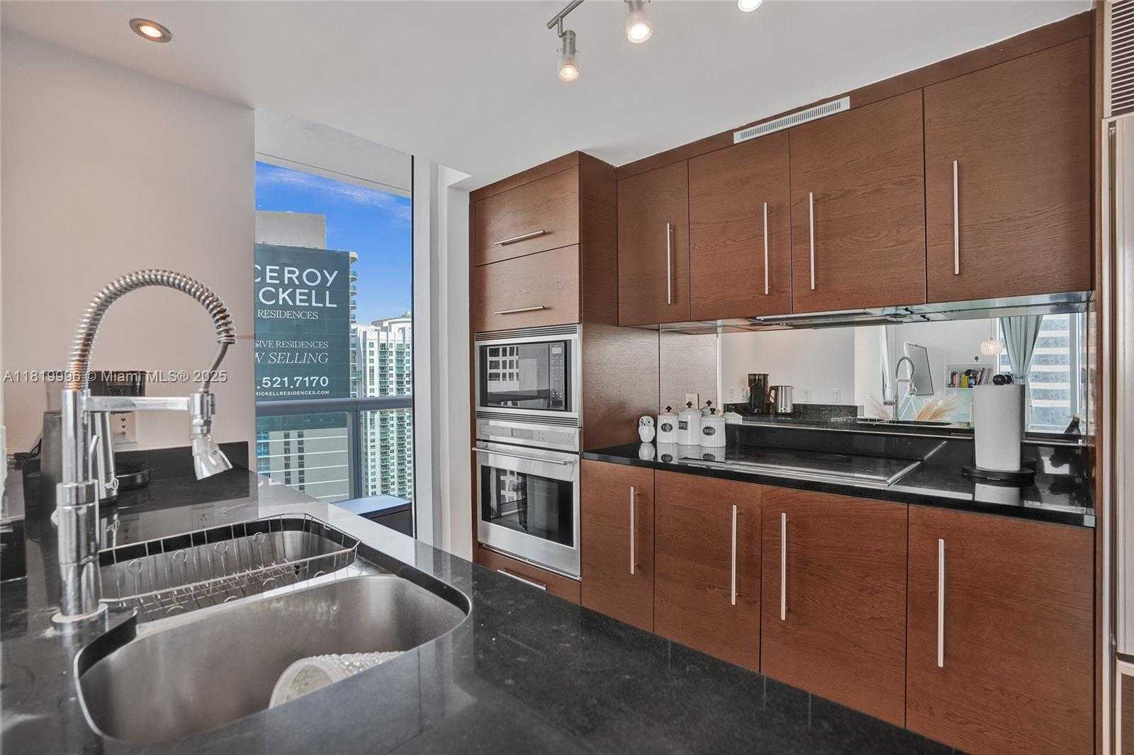 Small Image of 485 BRICKELL AVE #3608, Miami Number 7
