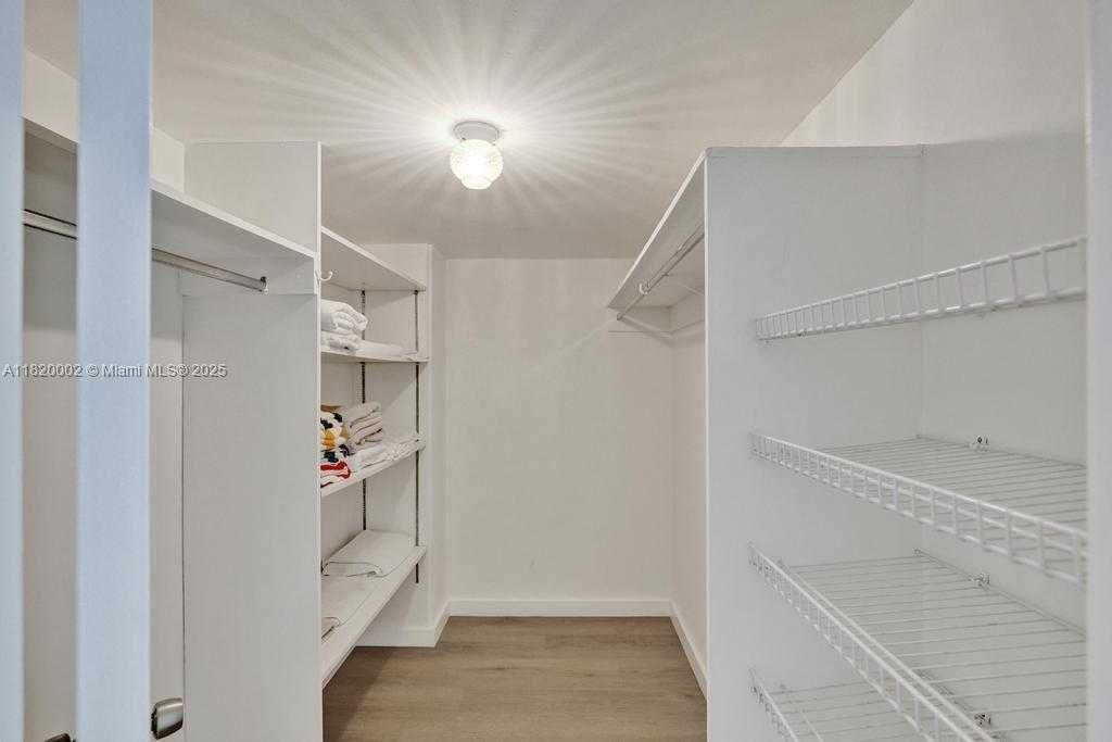 Small Image of 5005 COLLINS AVE #424, Miami Beach Number 15