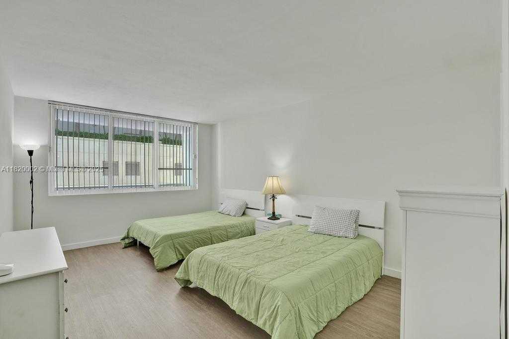 Small Image of 5005 COLLINS AVE #424, Miami Beach Number 16