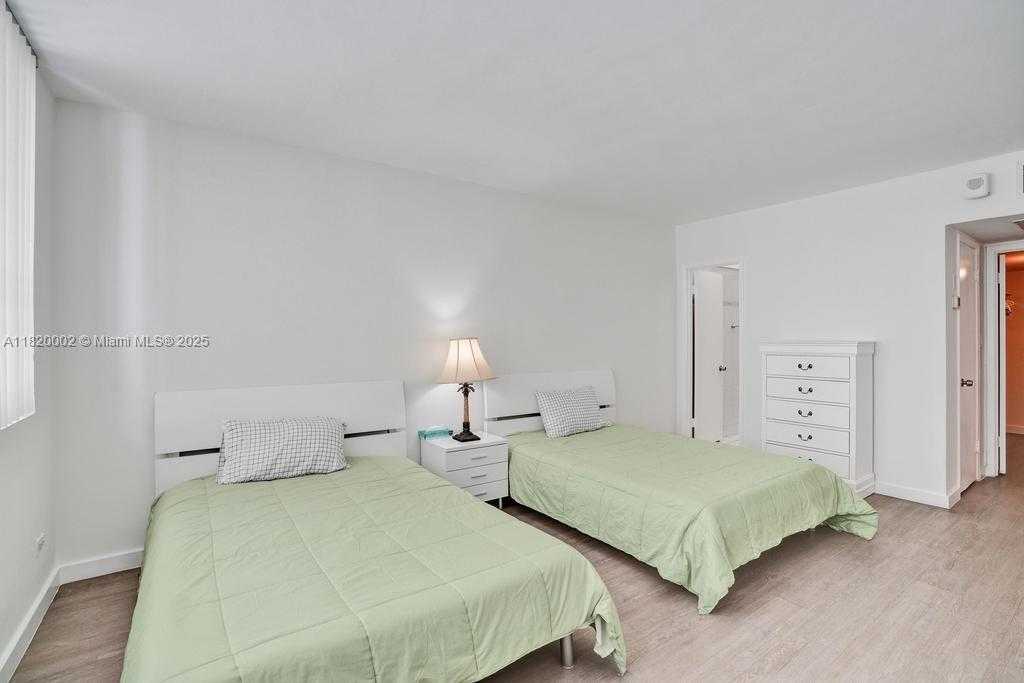 Small Image of 5005 COLLINS AVE #424, Miami Beach Number 17