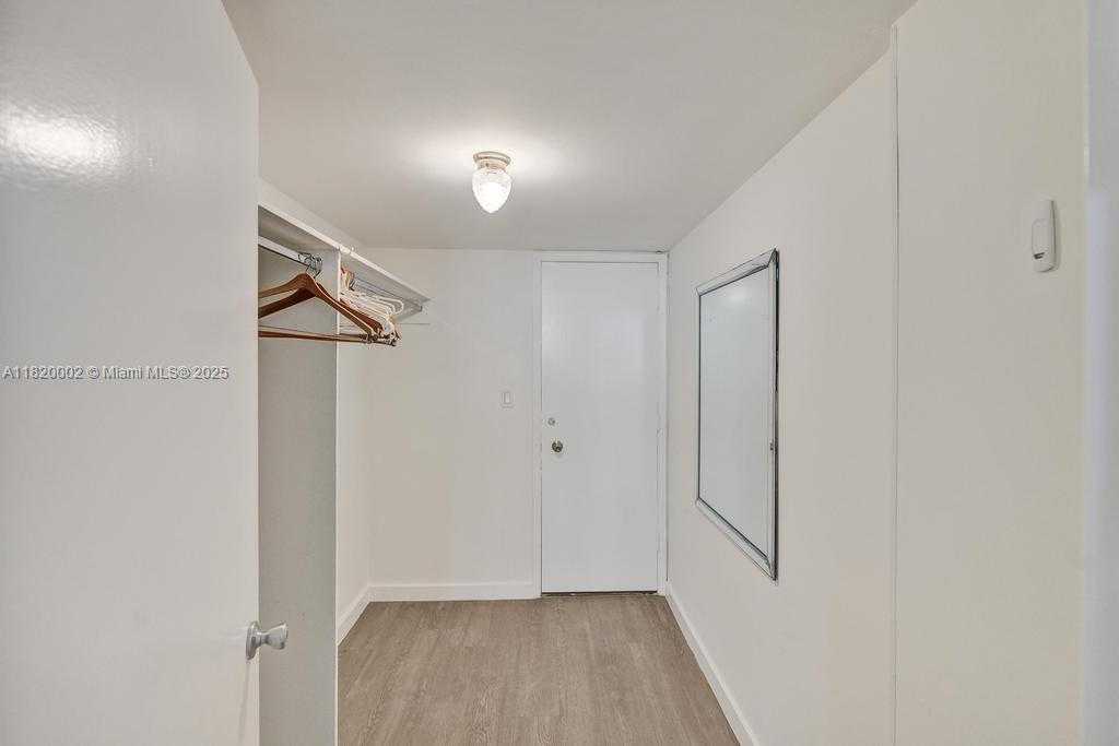 Small Image of 5005 COLLINS AVE #424, Miami Beach Number 19