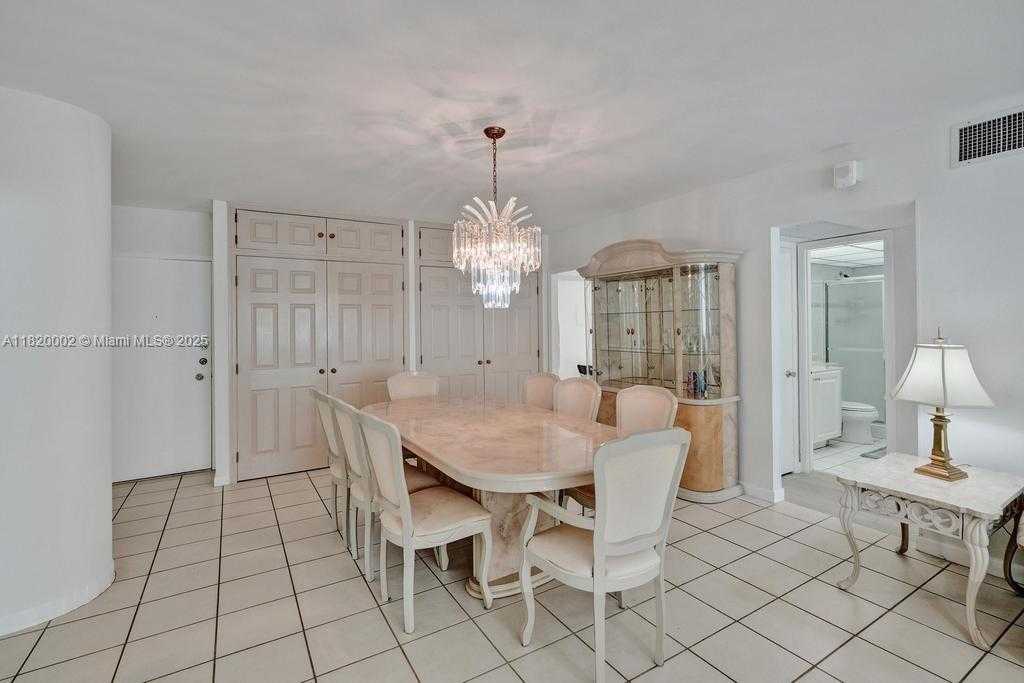 Small Image of 5005 COLLINS AVE #424, Miami Beach Number 8