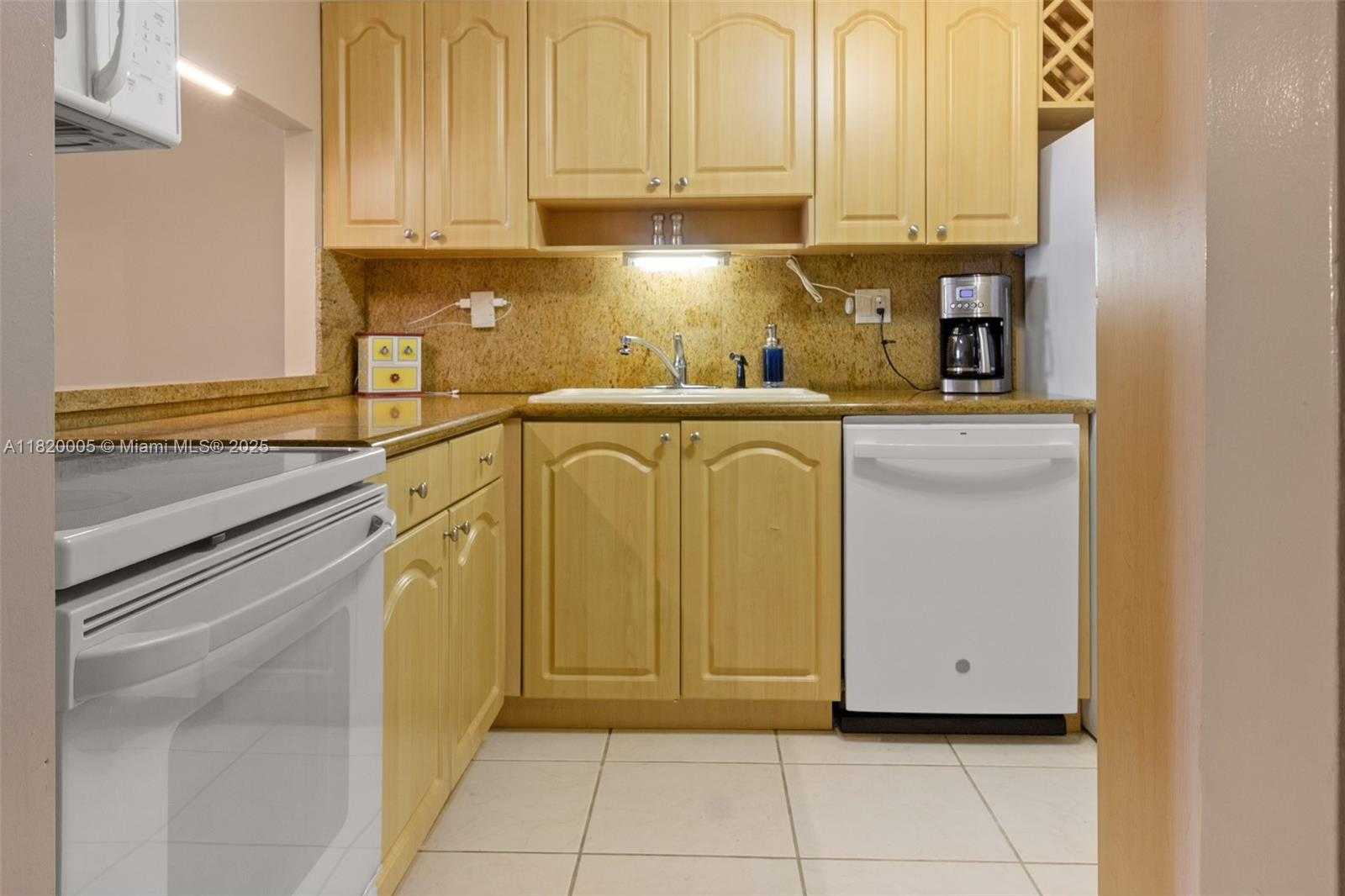 Small Image of 1849 SOUTH OCEAN DR #410, Hallandale Beach Number 3