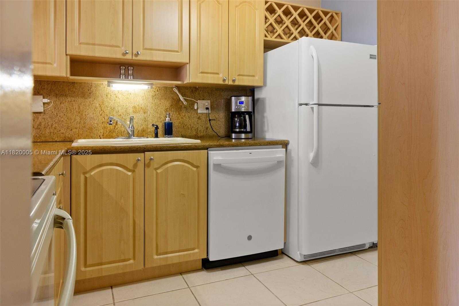 Small Image of 1849 SOUTH OCEAN DR #410, Hallandale Beach Number 4