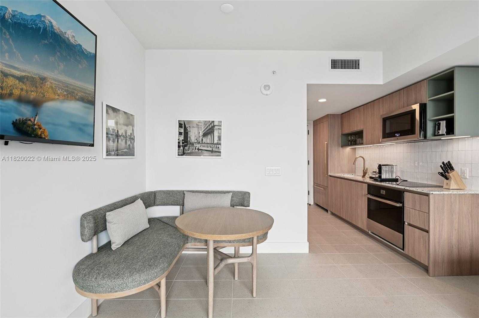 Small Image of 159 NORTH EAST 6TH ST #3407, Miami Number 9