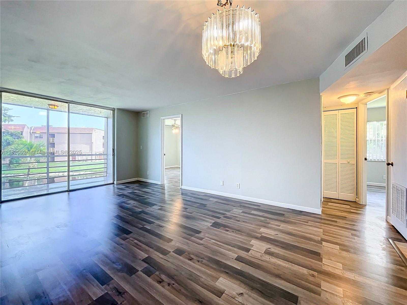 Small Image of 9850 SUNRISE LAKES BLVD #212, Sunrise Number 1