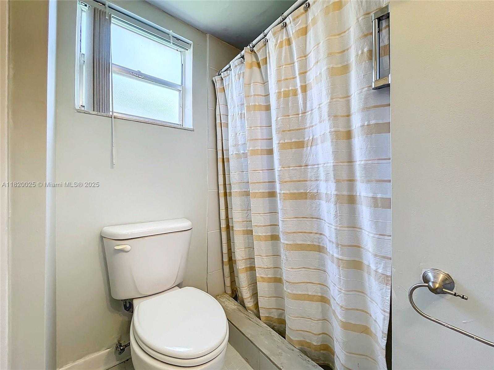 Small Image of 9850 SUNRISE LAKES BLVD #212, Sunrise Number 22