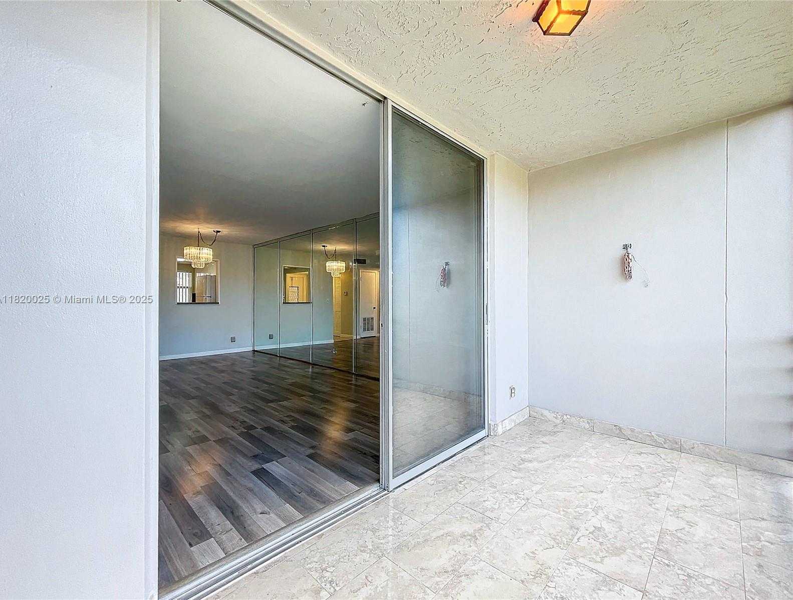 Small Image of 9850 SUNRISE LAKES BLVD #212, Sunrise Number 24