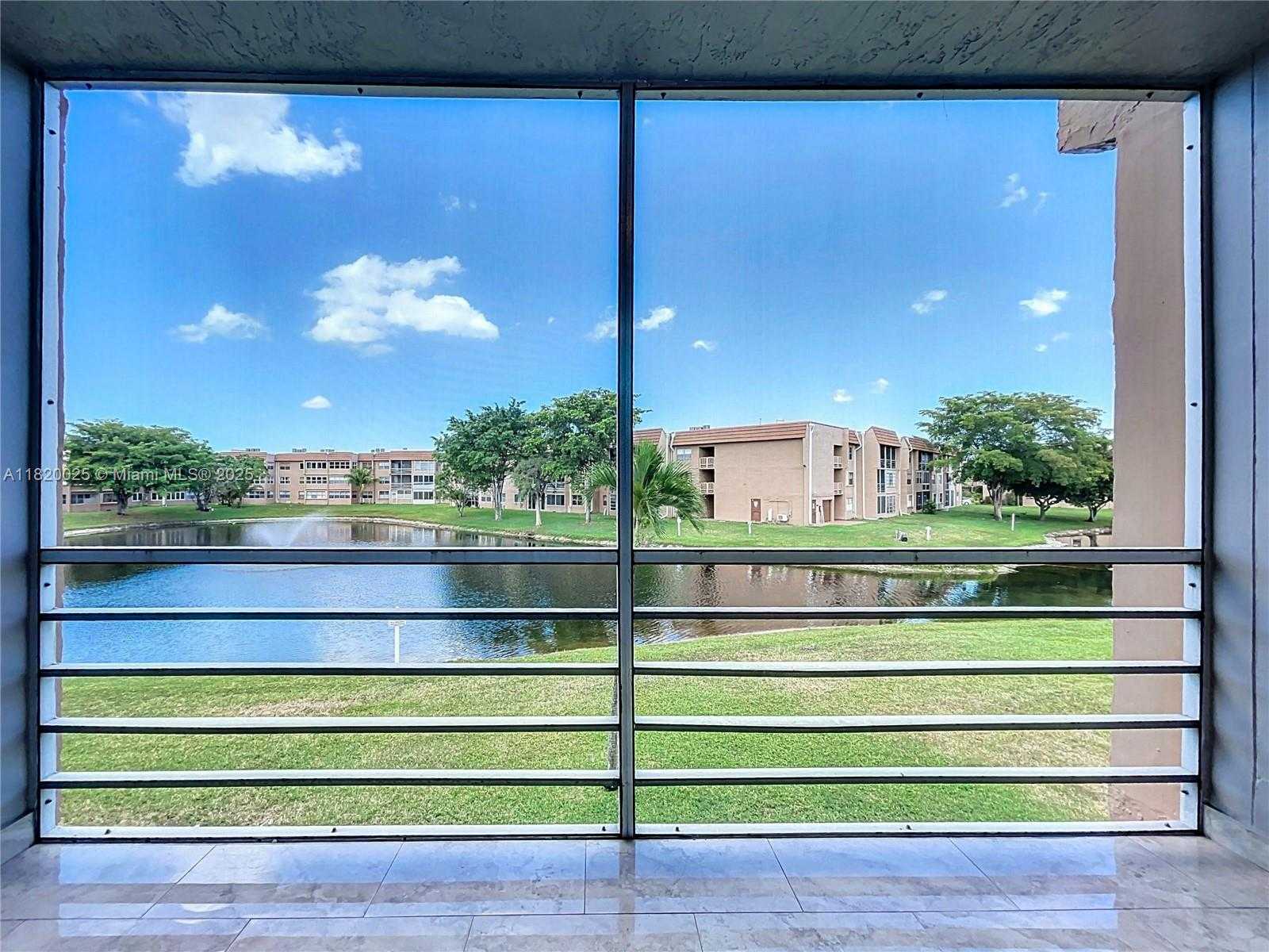 Small Image of 9850 SUNRISE LAKES BLVD #212, Sunrise Number 26