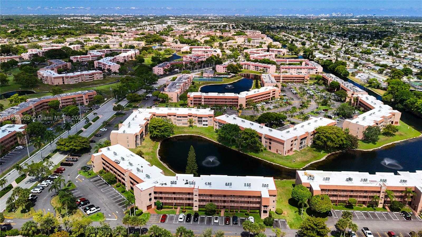 Small Image of 9850 SUNRISE LAKES BLVD #212, Sunrise Number 27