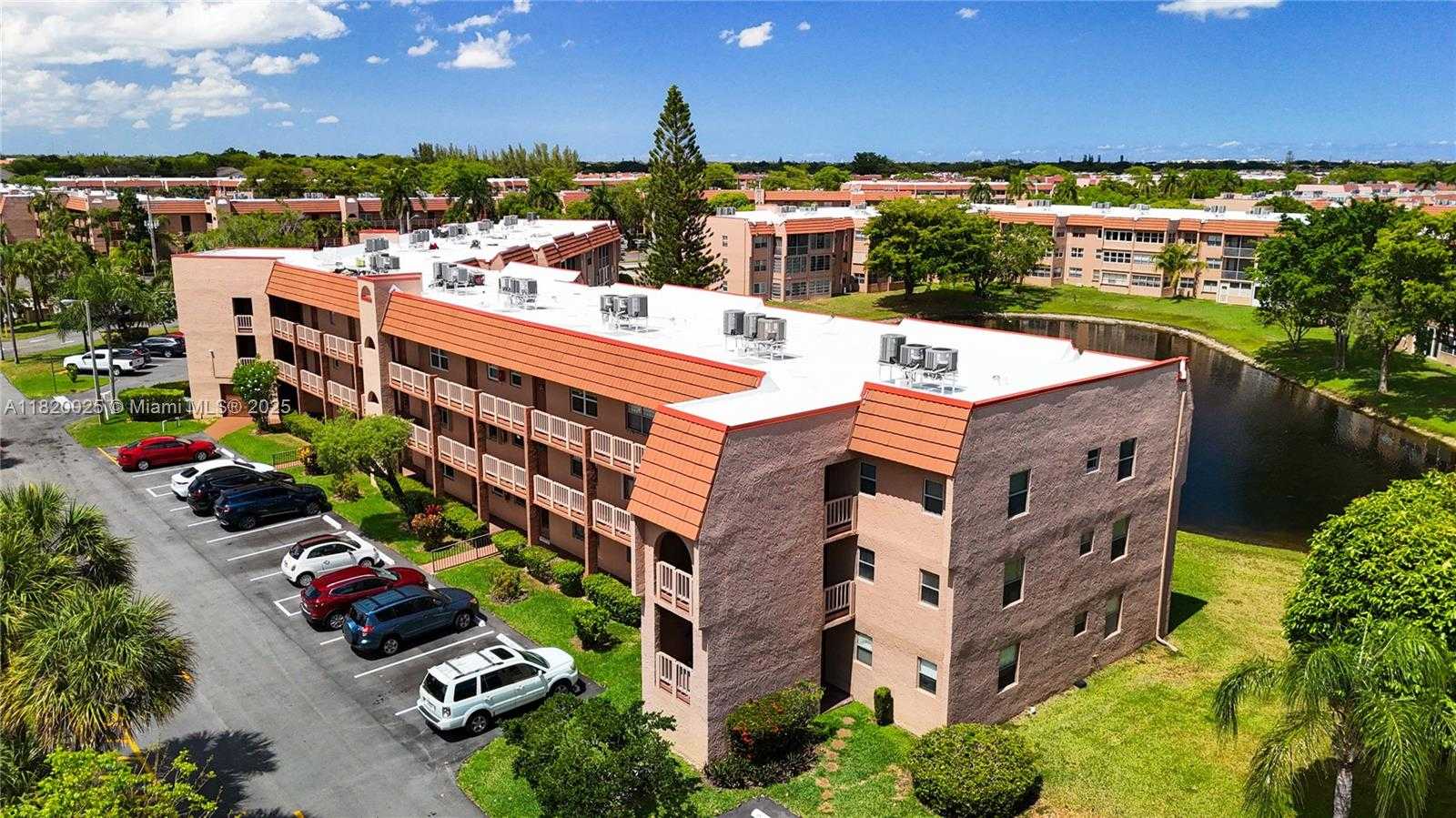 Small Image of 9850 SUNRISE LAKES BLVD #212, Sunrise Number 29