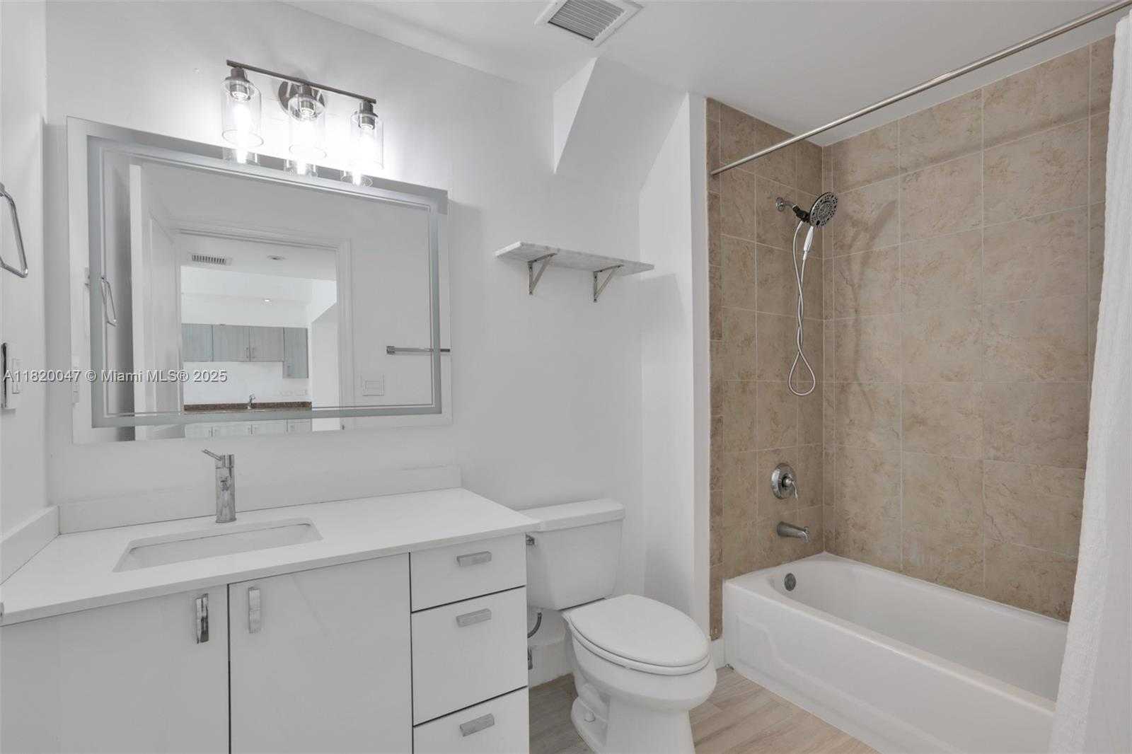 Small Image of 111 EAST FLAGLER ST #902, Miami Number 11