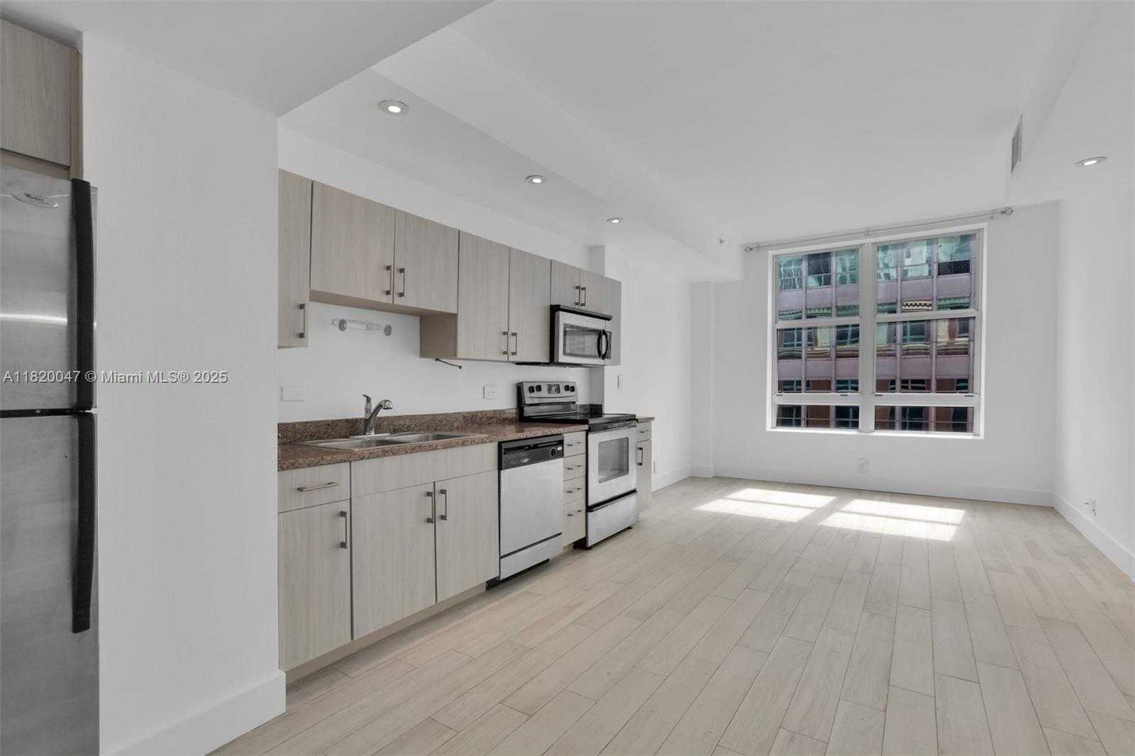 Small Image of 111 EAST FLAGLER ST #902, Miami Number 6