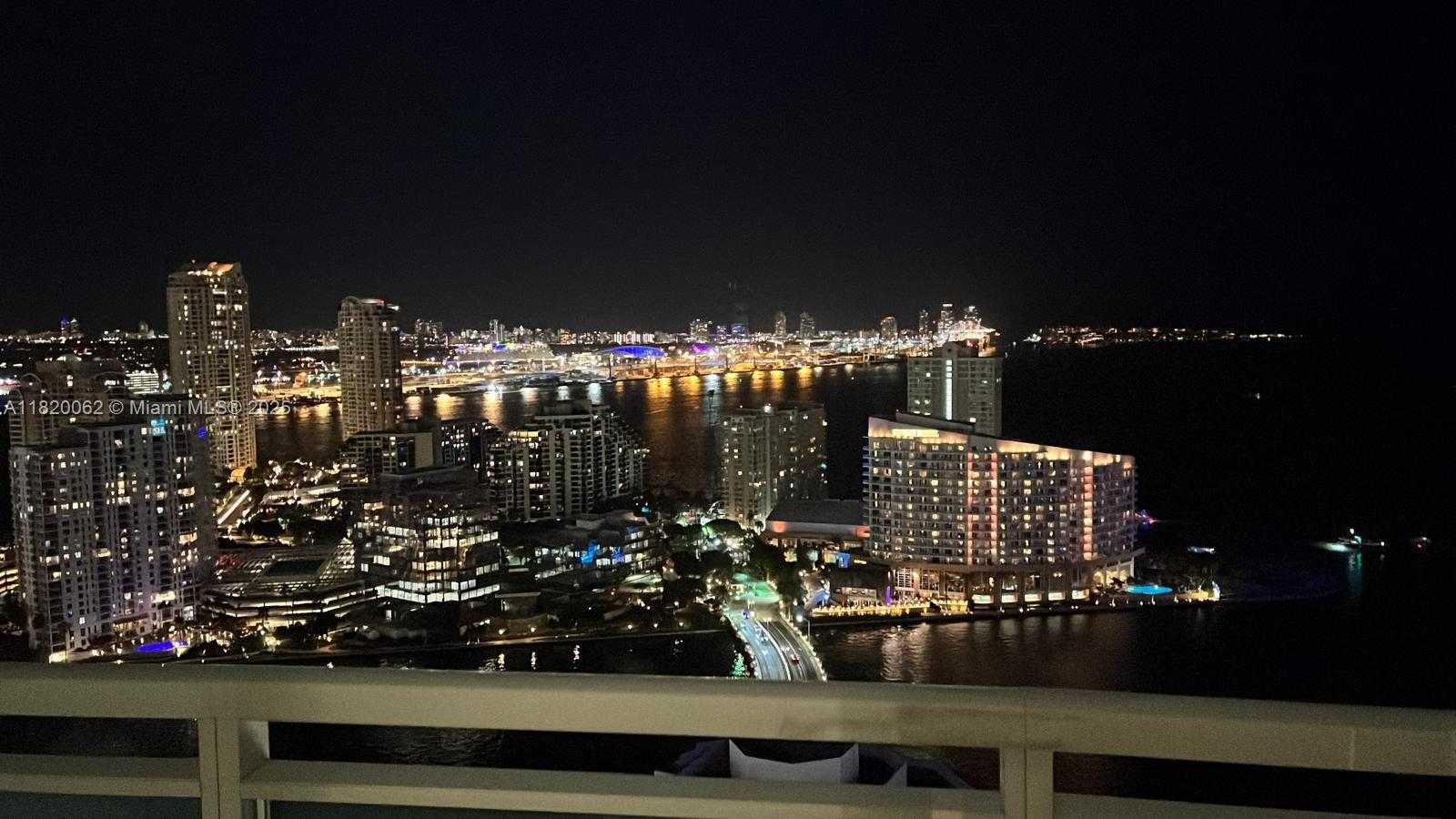 Small Image of 950 BRICKELL BAY DR #3710, Miami Number 36