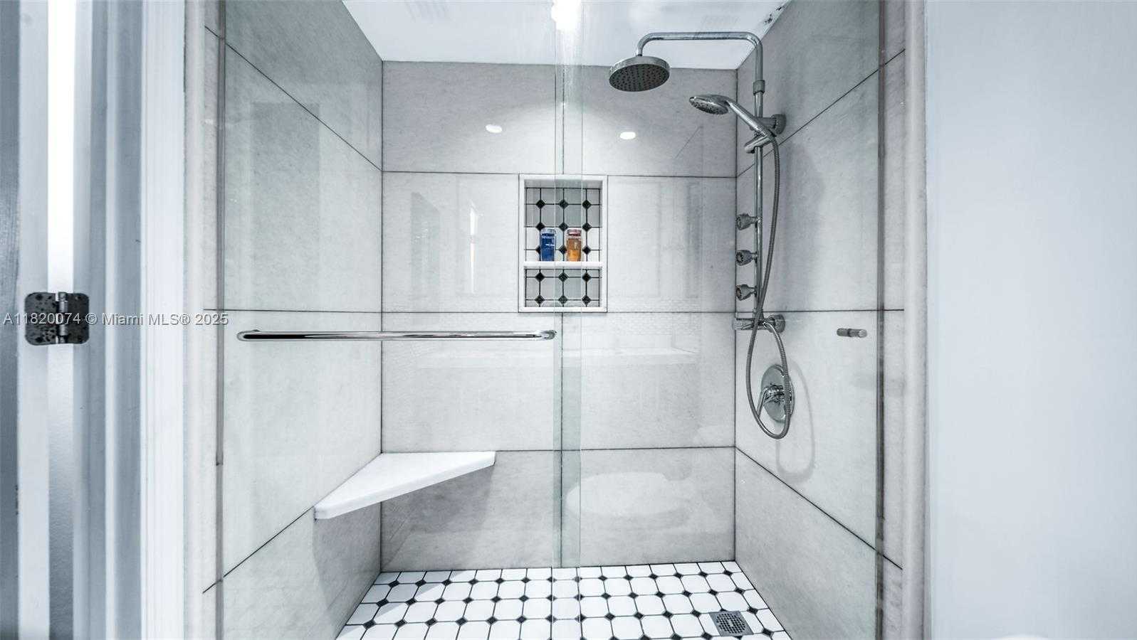 Small Image of 6770 INDIAN CREEK DR #7B, Miami Beach Number 17
