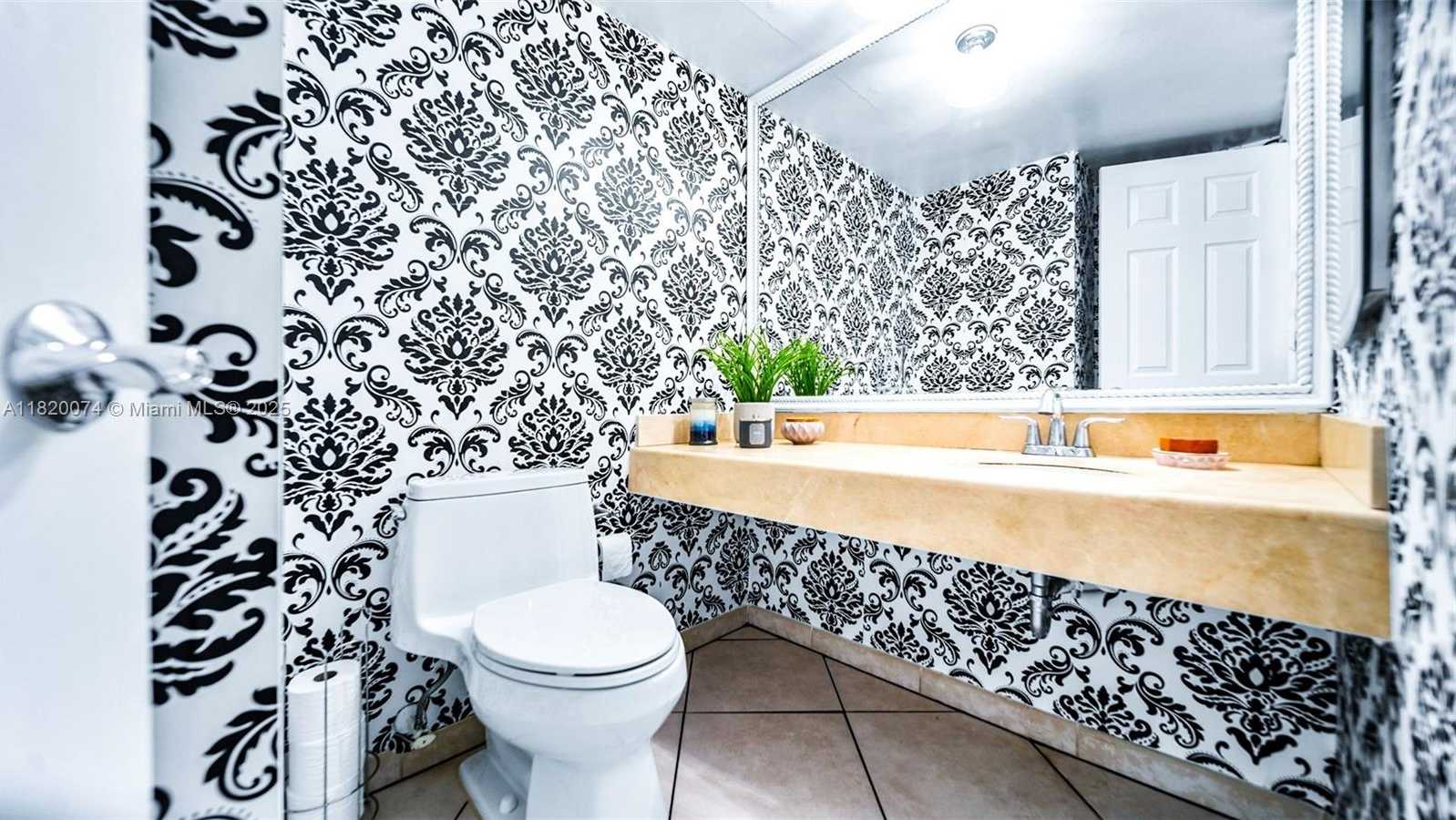 Small Image of 6770 INDIAN CREEK DR #7B, Miami Beach Number 8