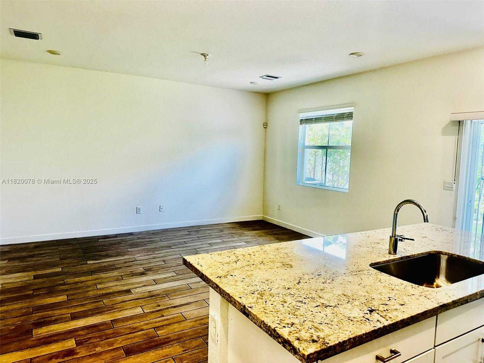 Small Image of 1672 SOUTH EAST 8TH AVE, Homestead Number 4