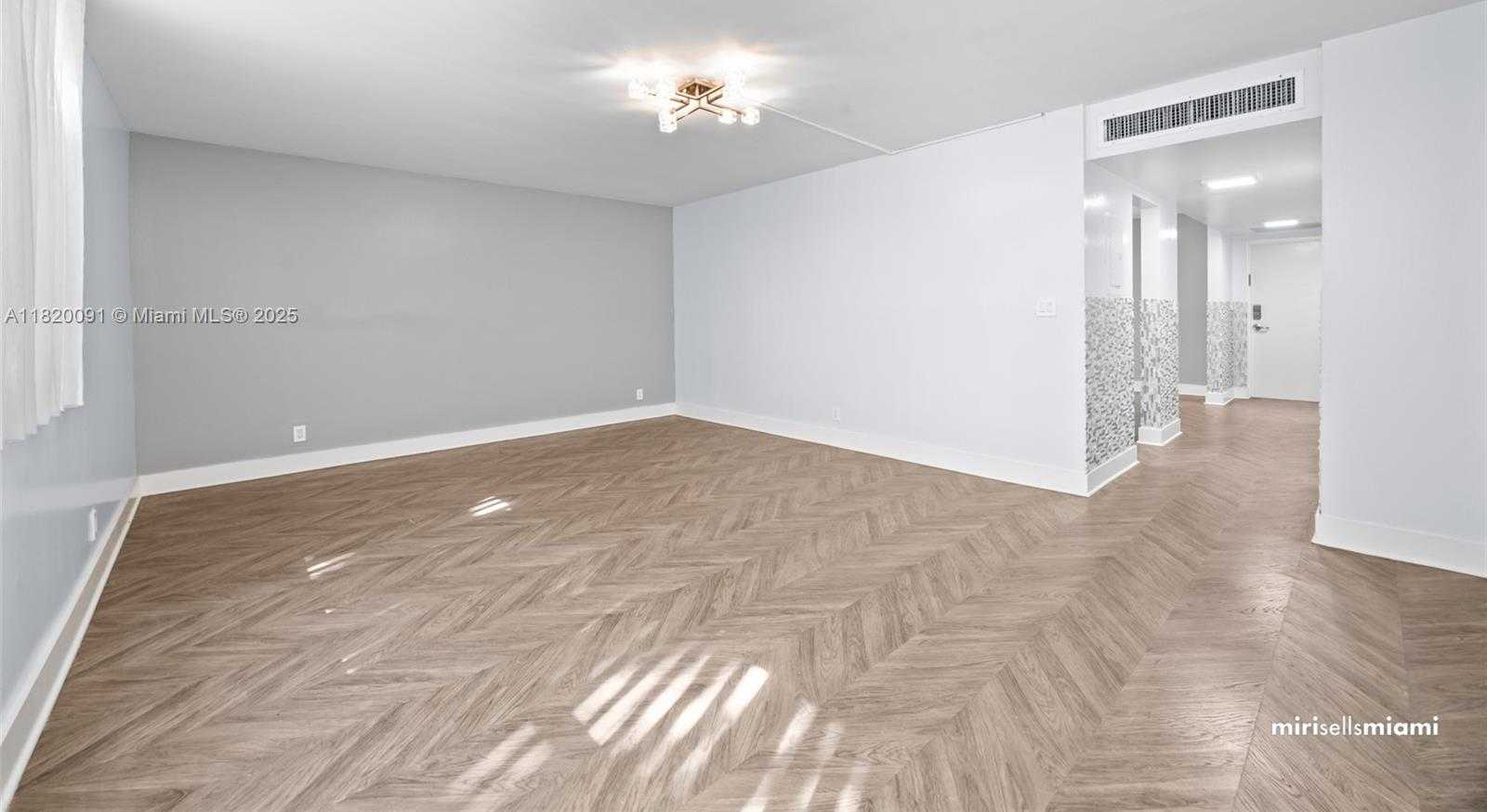 Small Image of 20441 NE 30th Ave, Aventura, FL 33180, USA Number 22