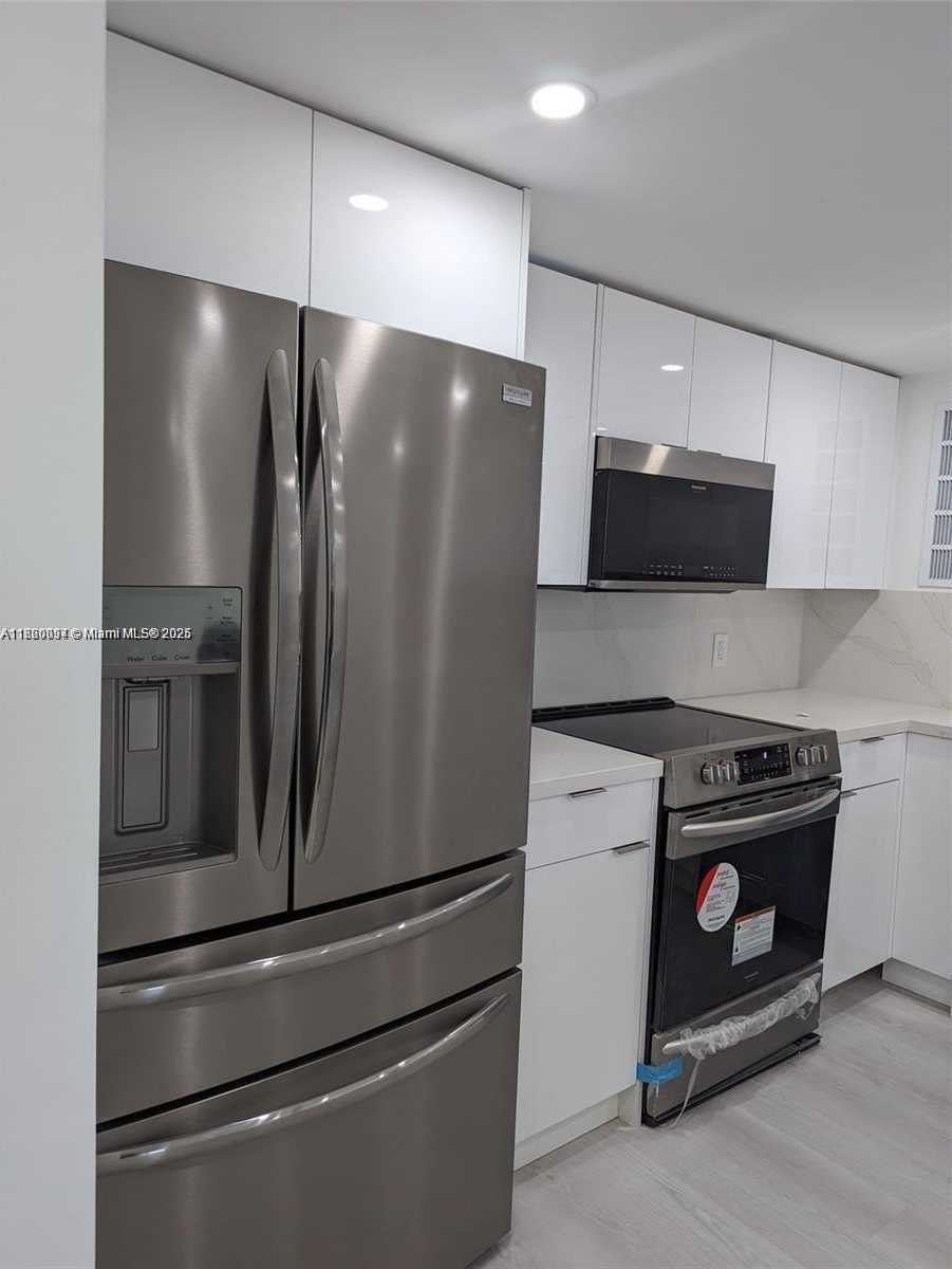 Small Image of 2801 NORTH EAST 183RD ST #1709W, Aventura Number 2