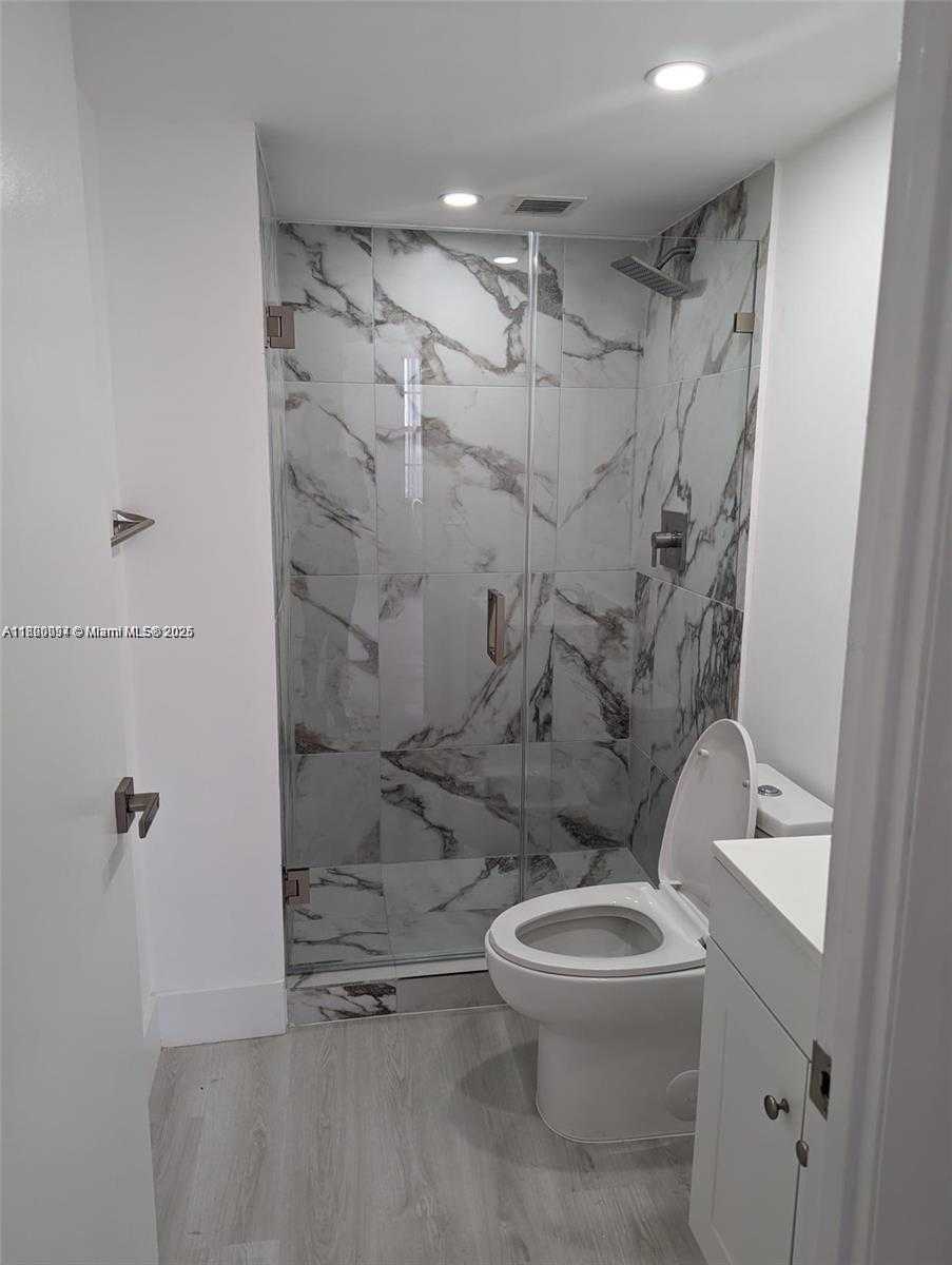 Small Image of 2801 NORTH EAST 183RD ST #1709W, Aventura Number 4