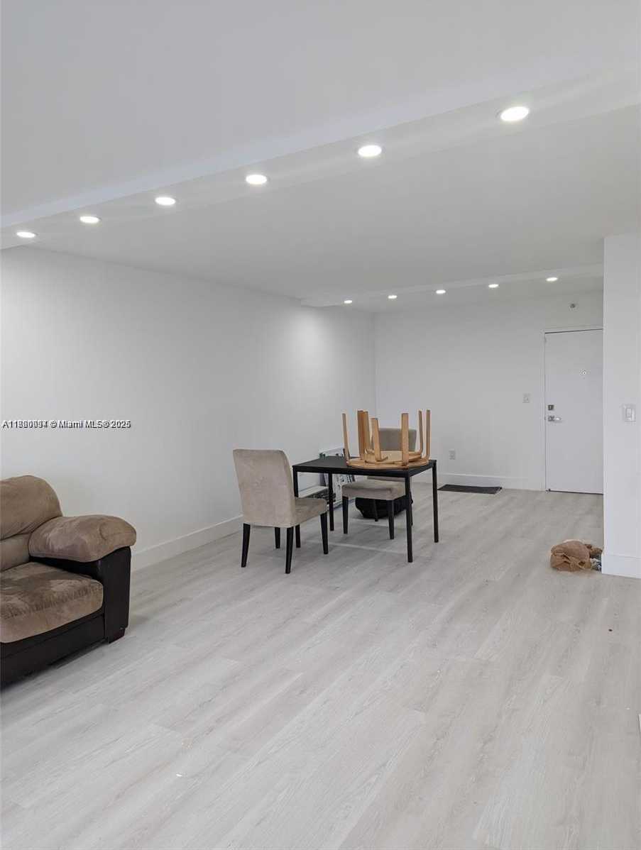 Small Image of 2801 NORTH EAST 183RD ST #1709W, Aventura Number 5