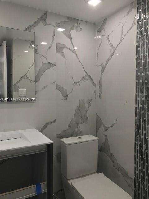Small Image of 100 BAYVIEW DR #1609, Sunny Isles Beach Number 10