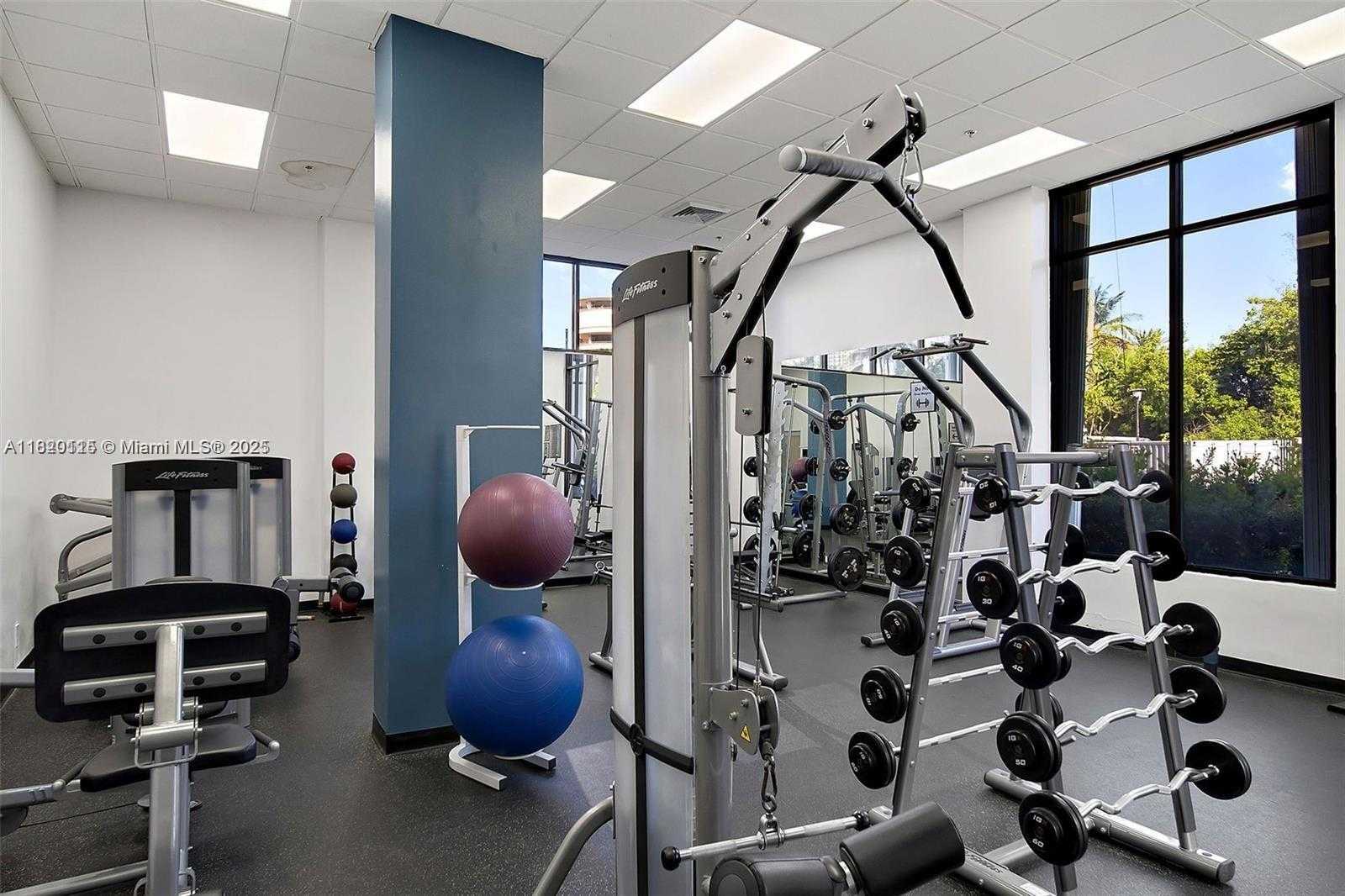 Small Image of 100 BAYVIEW DR #1609, Sunny Isles Beach Number 18