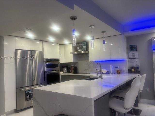 Small Image of 100 BAYVIEW DR #1609, Sunny Isles Beach Number 45