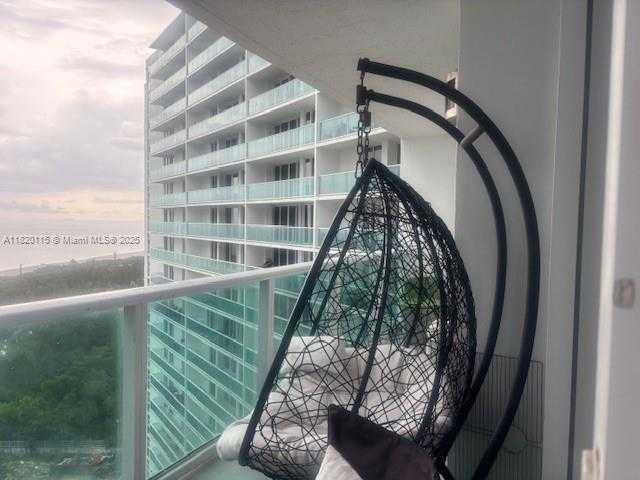 Small Image of 100 BAYVIEW DR #1609, Sunny Isles Beach Number 46