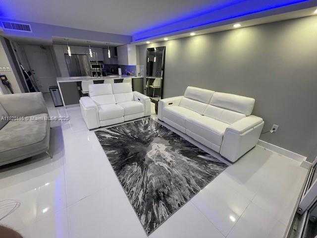 Small Image of 100 BAYVIEW DR #1609, Sunny Isles Beach Number 5