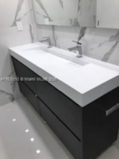 Small Image of 100 BAYVIEW DR #1609, Sunny Isles Beach Number 8