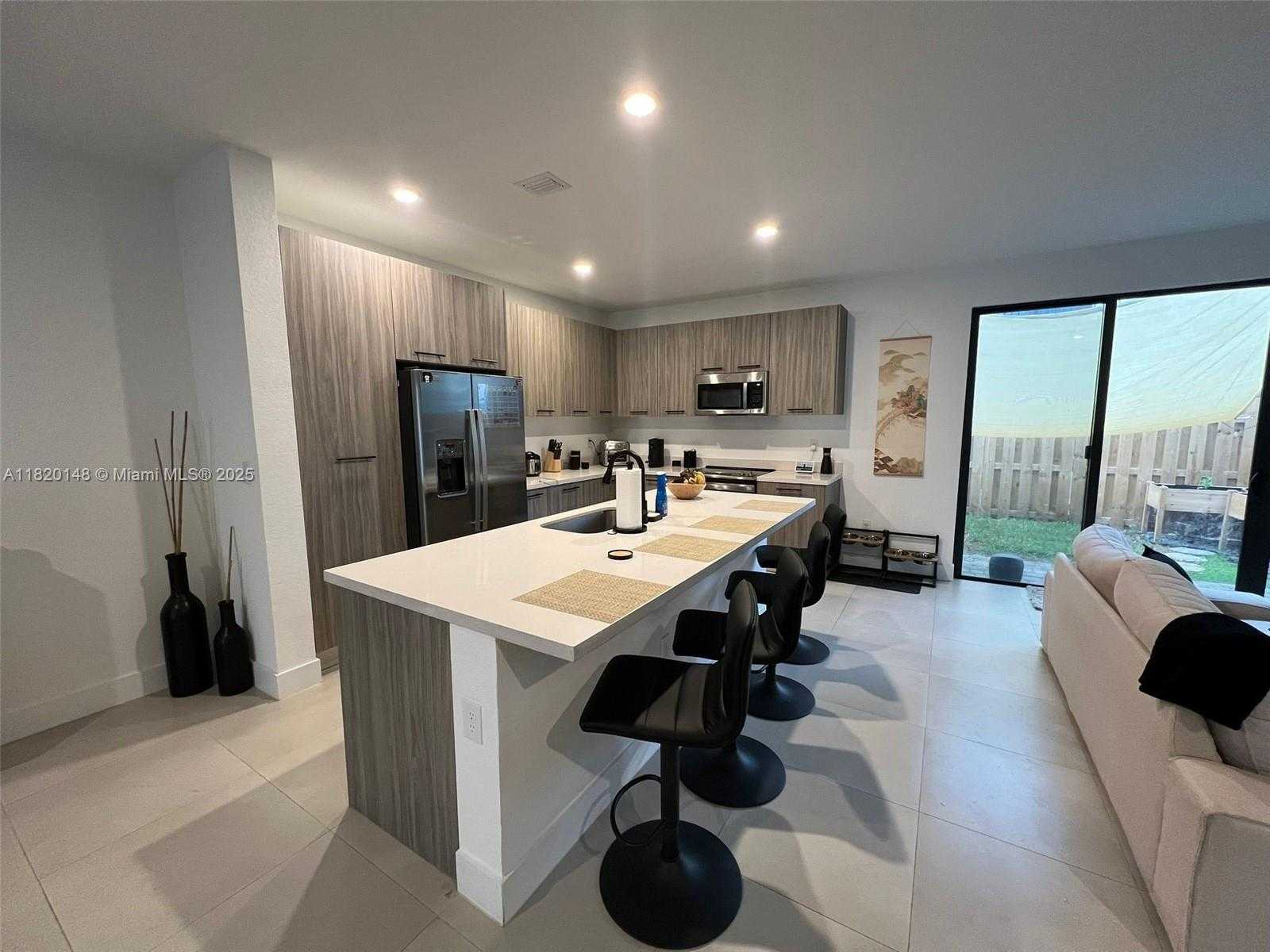 Small Image of 13649 SOUTH WEST 157TH PL, Miami Number 11