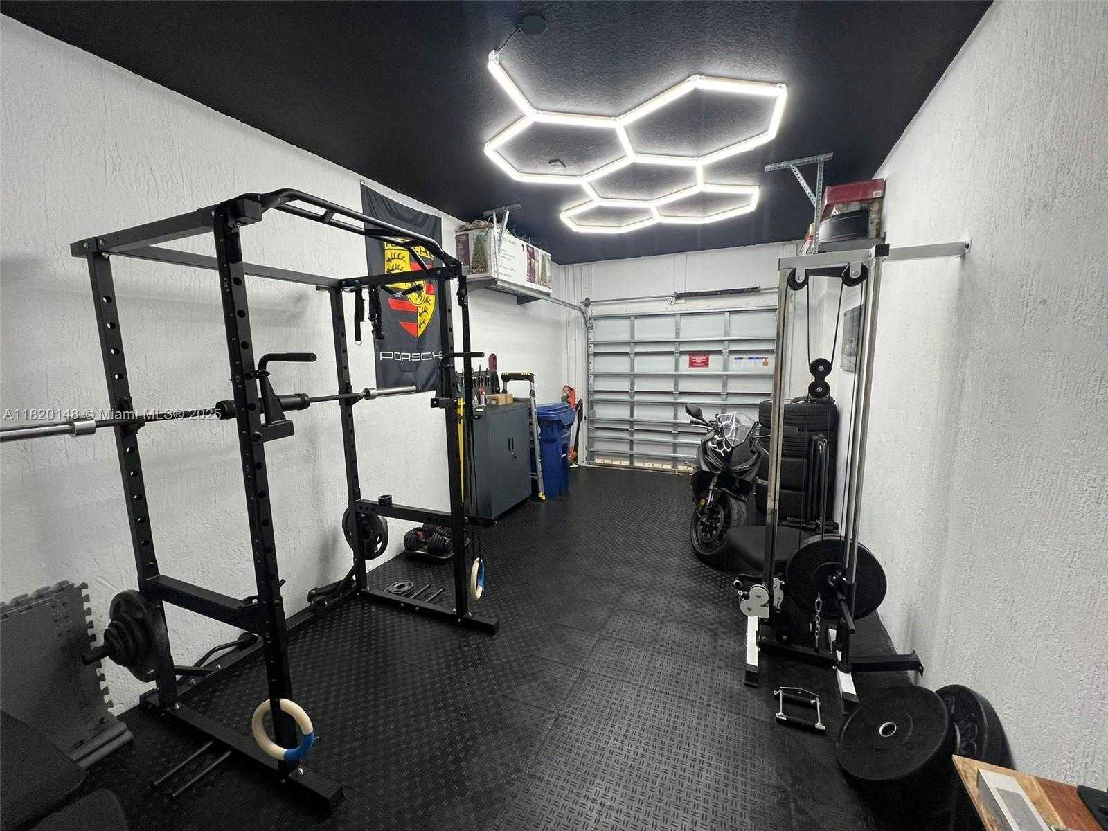 Small Image of 13649 SOUTH WEST 157TH PL, Miami Number 3