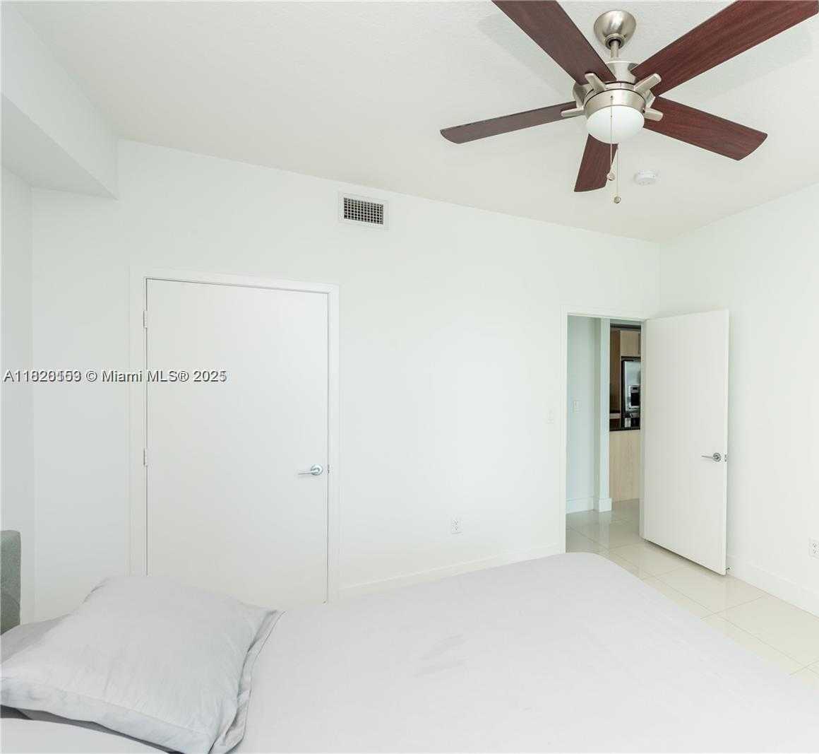 Small Image of 1111 SOUTH WEST 1ST AVE #3218-N, Miami Number 9