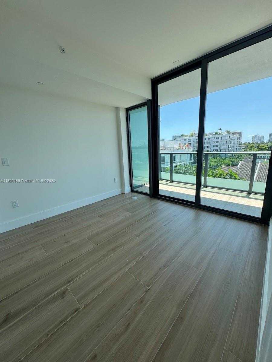 Small Image of 9901 WEST BAY HARBOUR DR #605, Bay Harbor Islands Number 22
