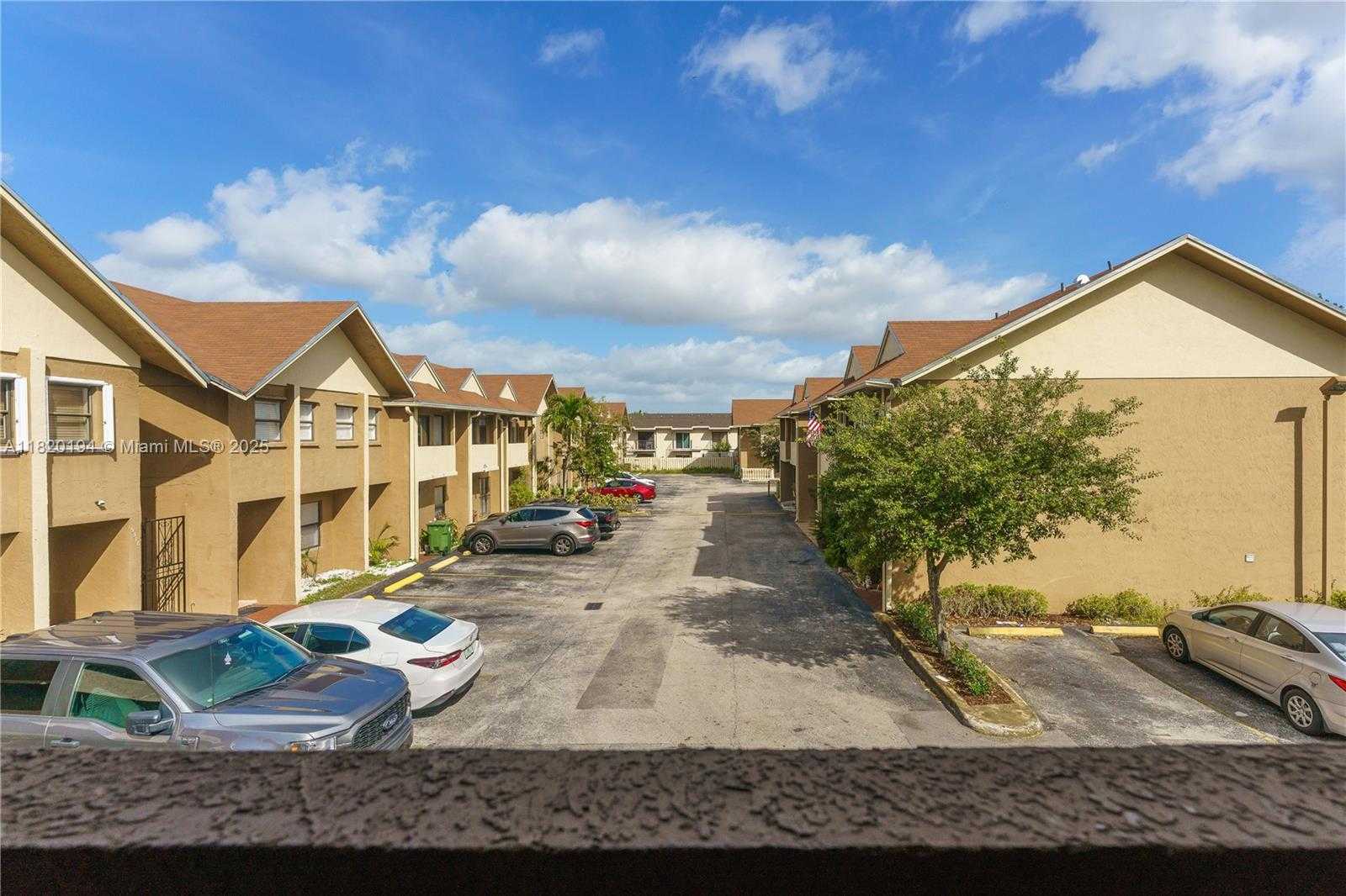 Small Image of 5314 WEST 26TH AVE #105, Hialeah Number 2