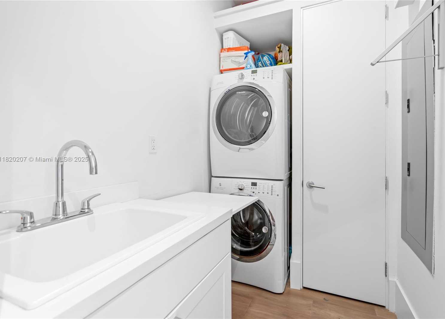 Small Image of 2675 SOUTH BAYSHORE DR #403S, Miami Number 34