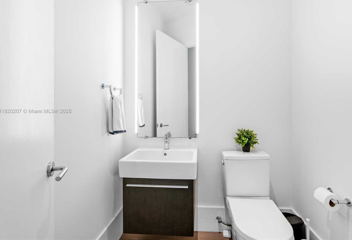 Small Image of 2675 SOUTH BAYSHORE DR #403S, Miami Number 35
