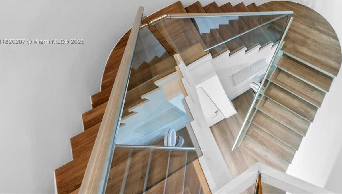 Small Image of 2675 SOUTH BAYSHORE DR #403S, Miami Number 39