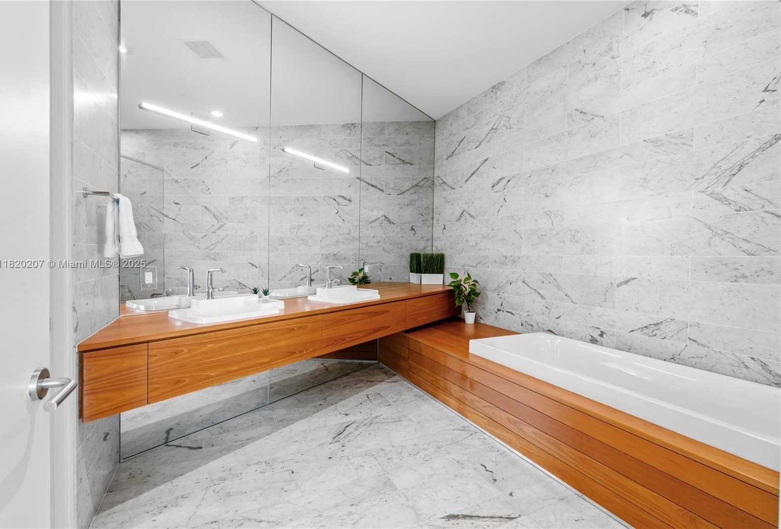 Small Image of 2675 SOUTH BAYSHORE DR #403S, Miami Number 42
