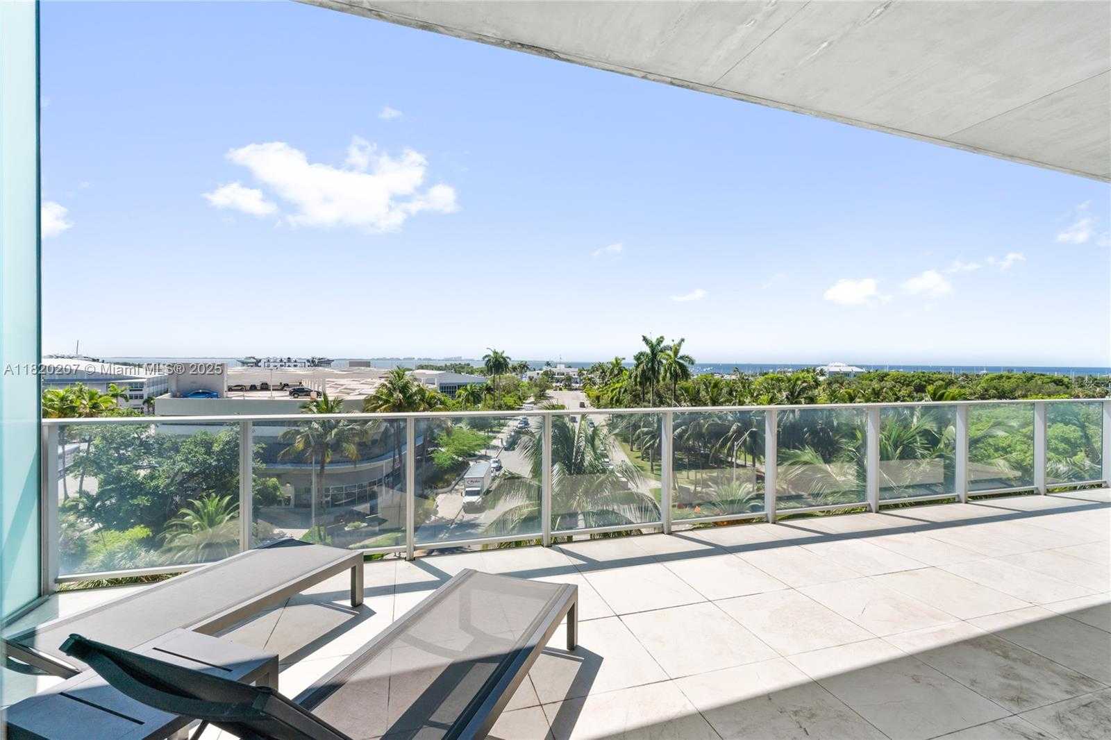 Small Image of 2675 SOUTH BAYSHORE DR #403S, Miami Number 47