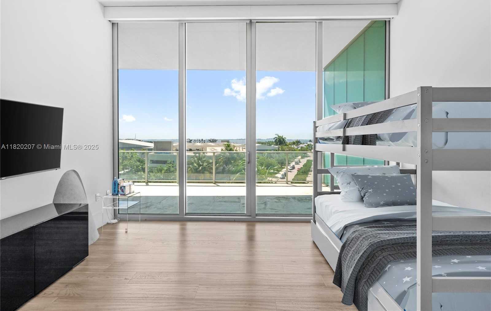 Small Image of 2675 SOUTH BAYSHORE DR #403S, Miami Number 56