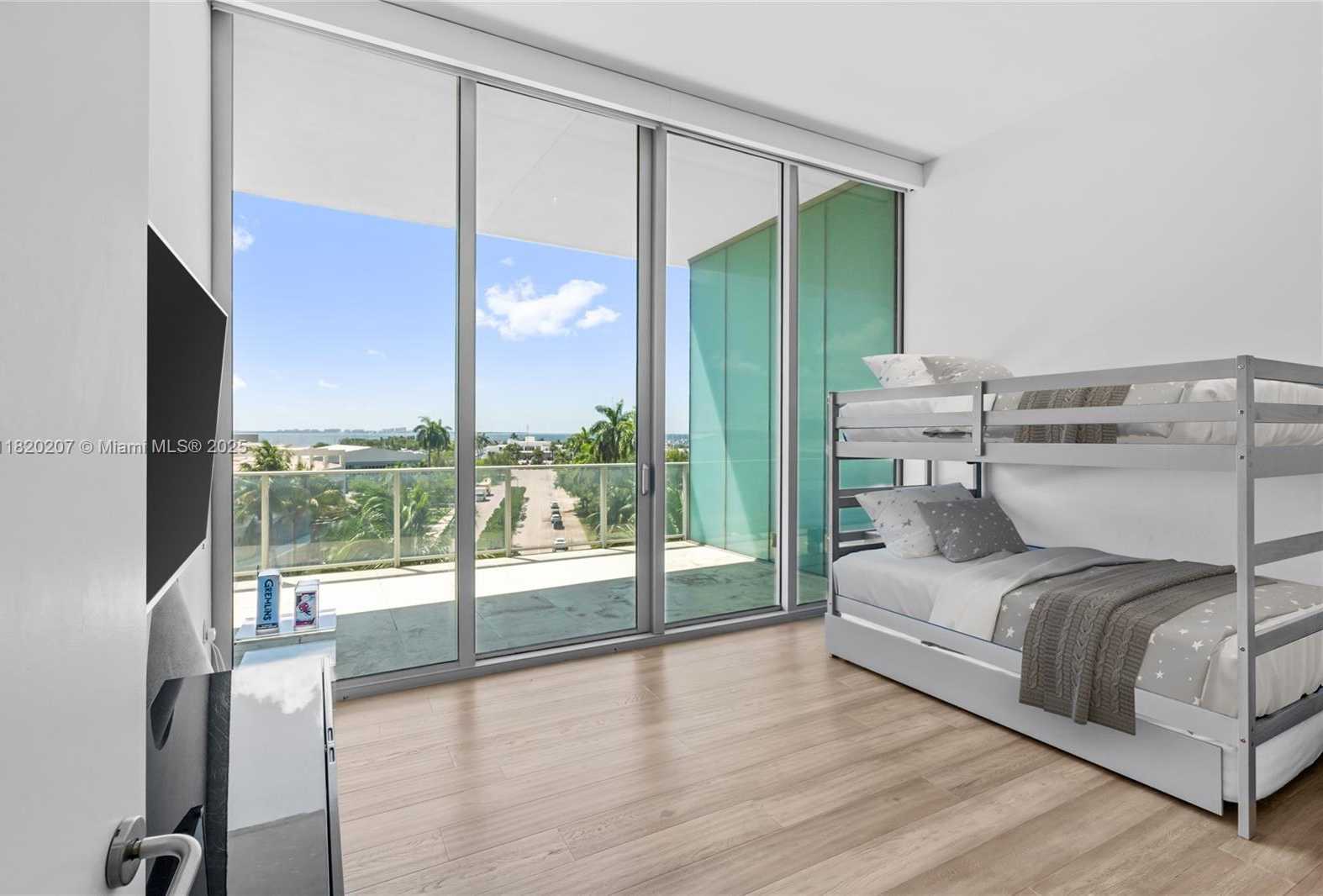 Small Image of 2675 SOUTH BAYSHORE DR #403S, Miami Number 57