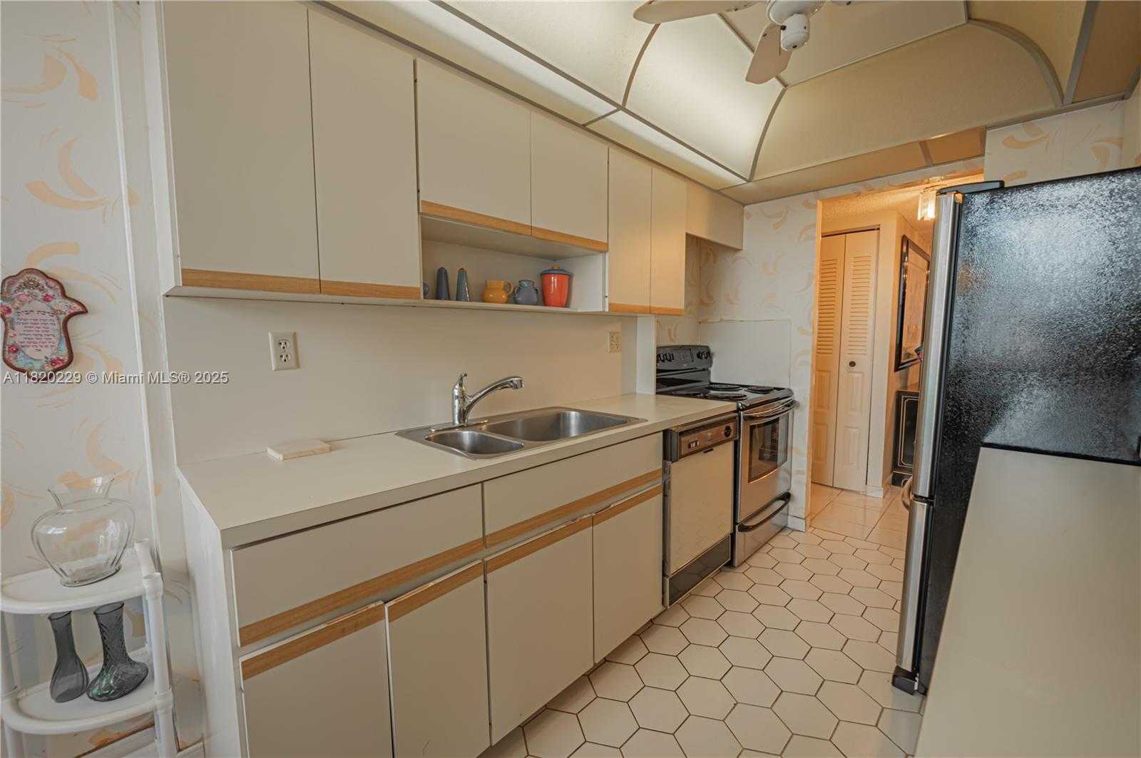 Small Image of 301 174TH ST #2317, Sunny Isles Beach Number 18