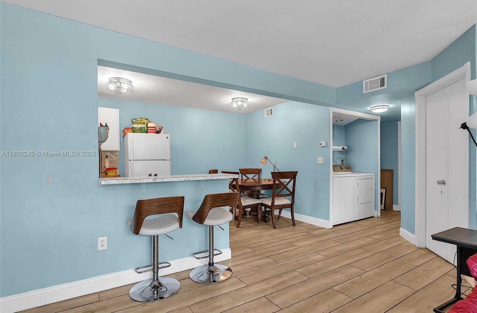 Small Image of 251 WEST PALM CIR W #207, Pembroke Pines Number 10