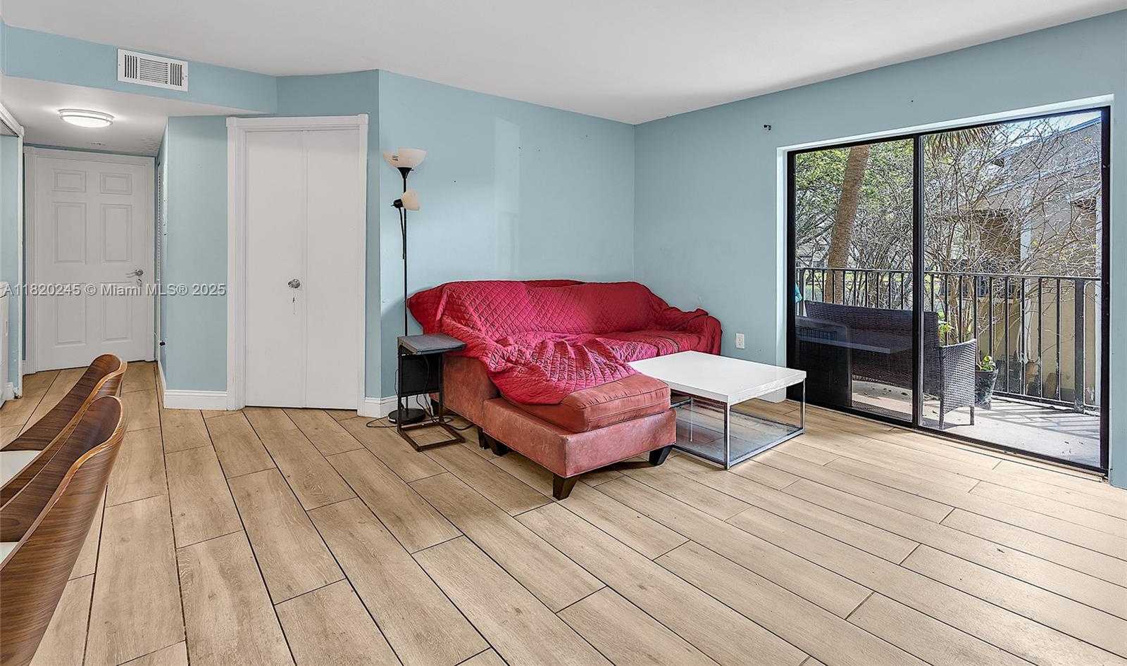 Small Image of 251 WEST PALM CIR W #207, Pembroke Pines Number 12